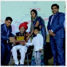 Award ceremony picture 3